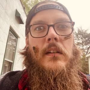 Meet your Posher, Levi